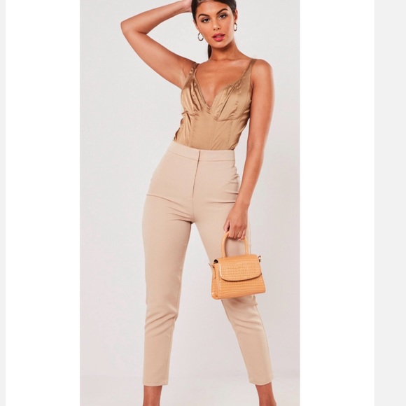 Forever 21 Pants - NWT Tan Capri Style Pants With Pockets And Stretch